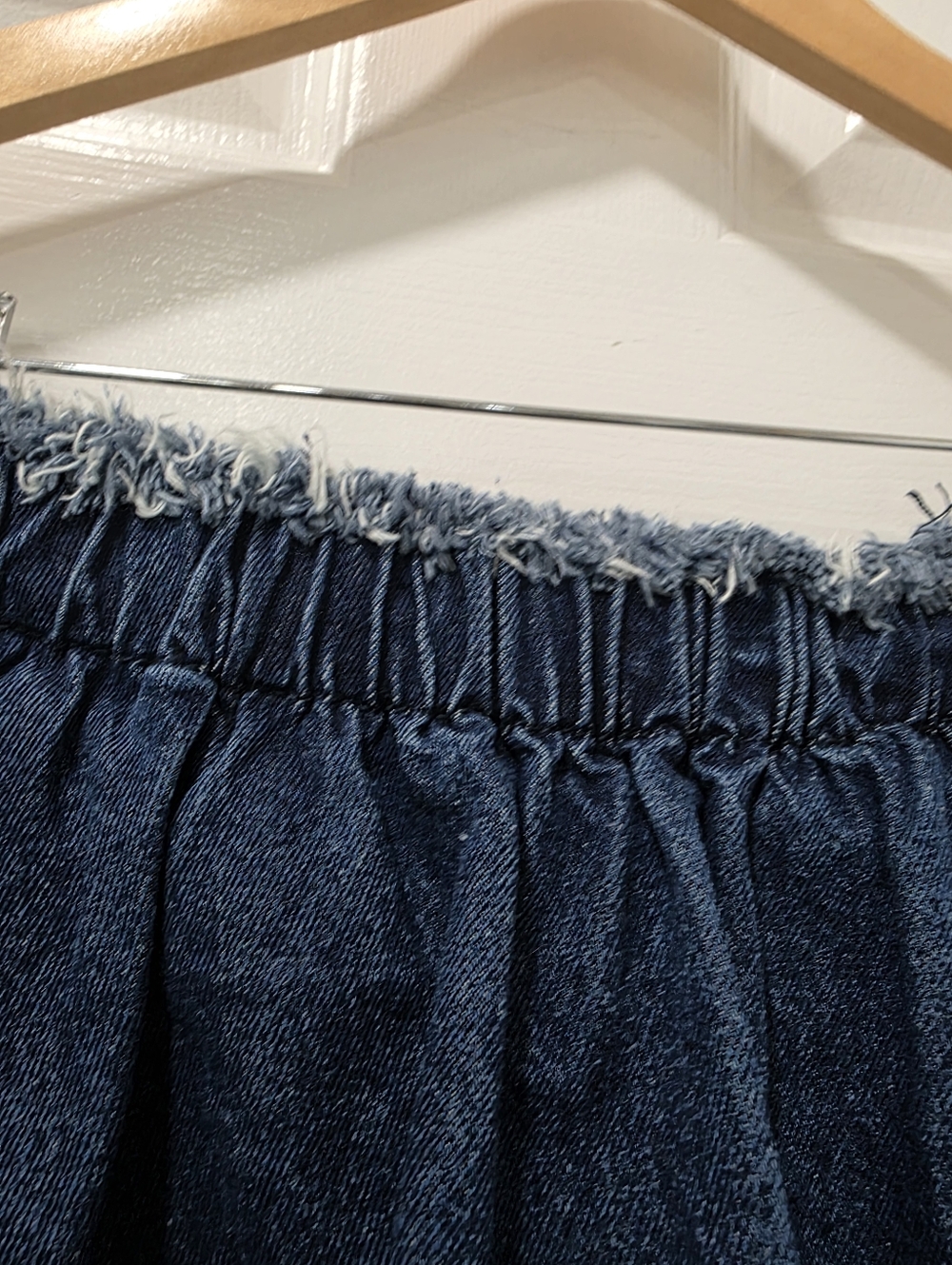 Anthropologie Hei Hei Strapless Tiered Cropped Wide-Leg Denim Jumpsuit Size XS - Picture 8 of 15